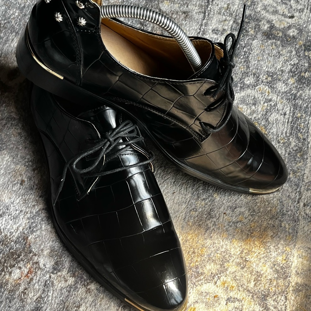 Black Leather Oxfords with High-Gloss Finish